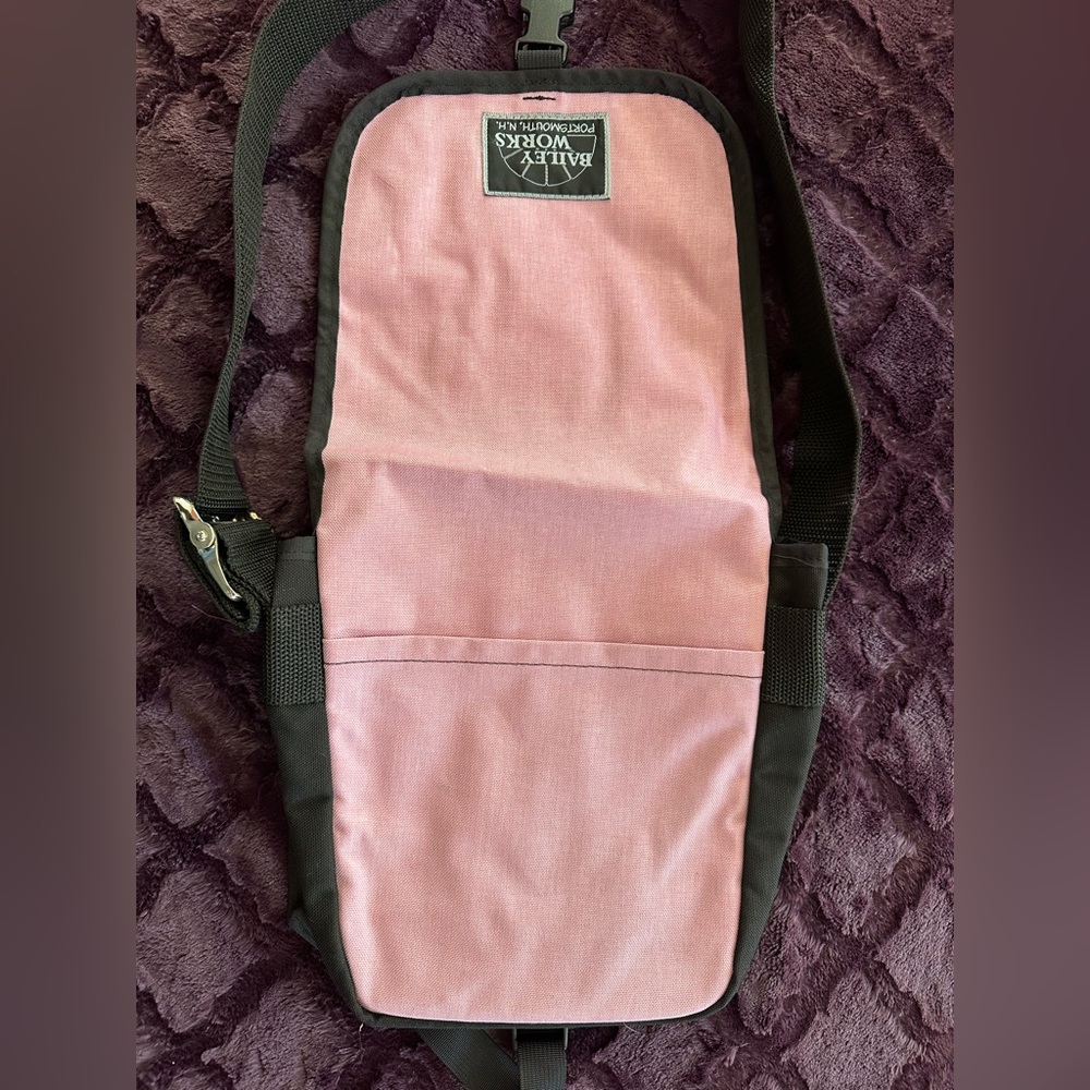 Bailey Works pale Pink unisex crossbody Pouch Messenger Bag. USA made - Picture 3 of 15